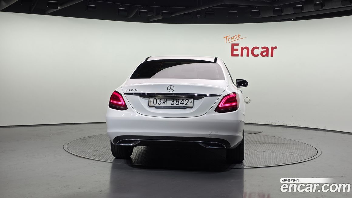 Mercedes-Benz C-Class 2019