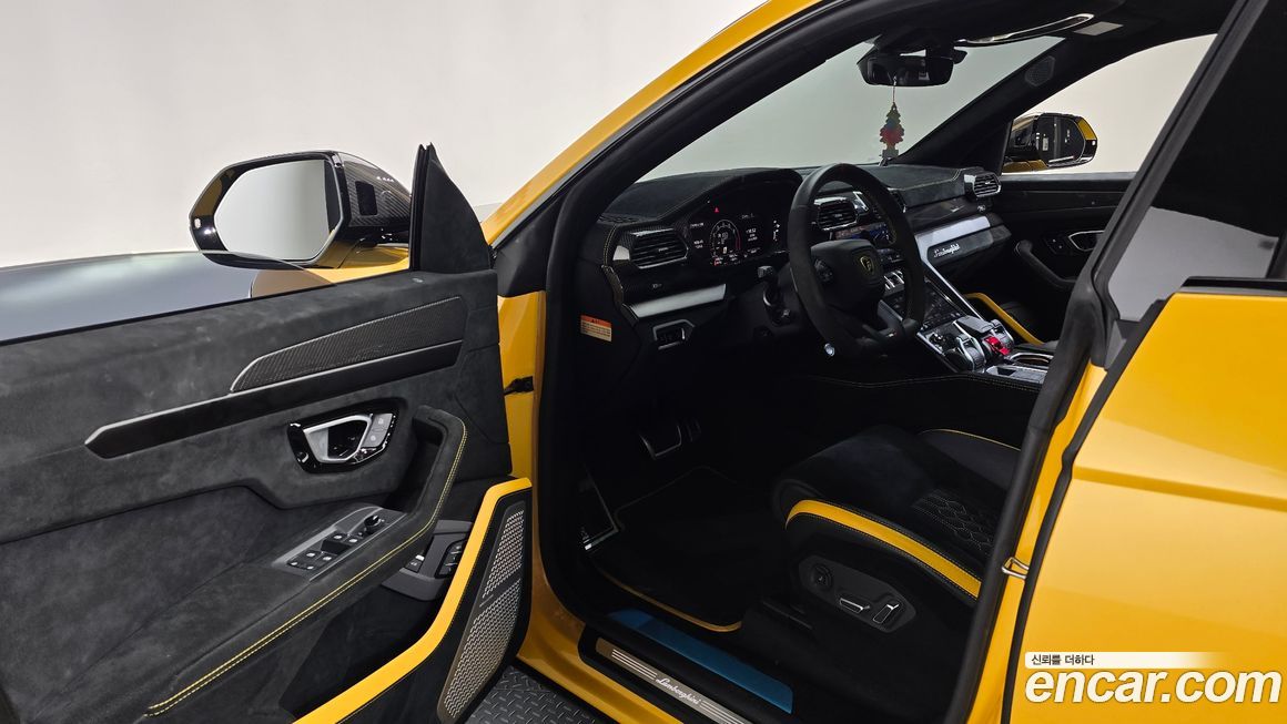Lamborghini Urus 2024