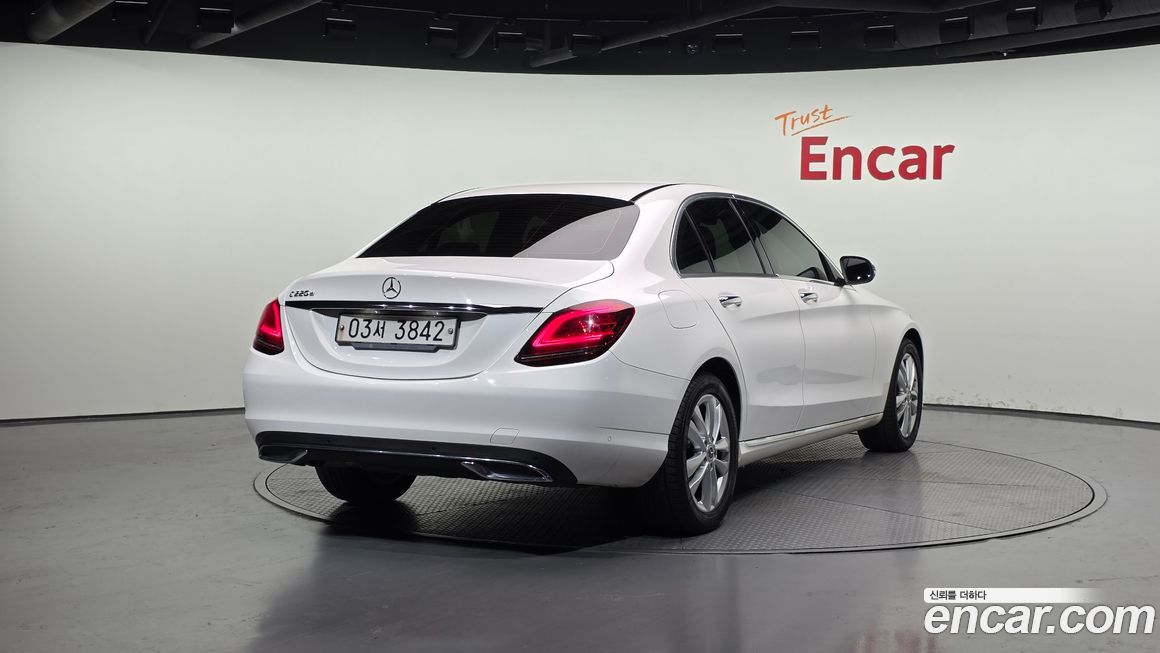 Mercedes-Benz C-Class 2019