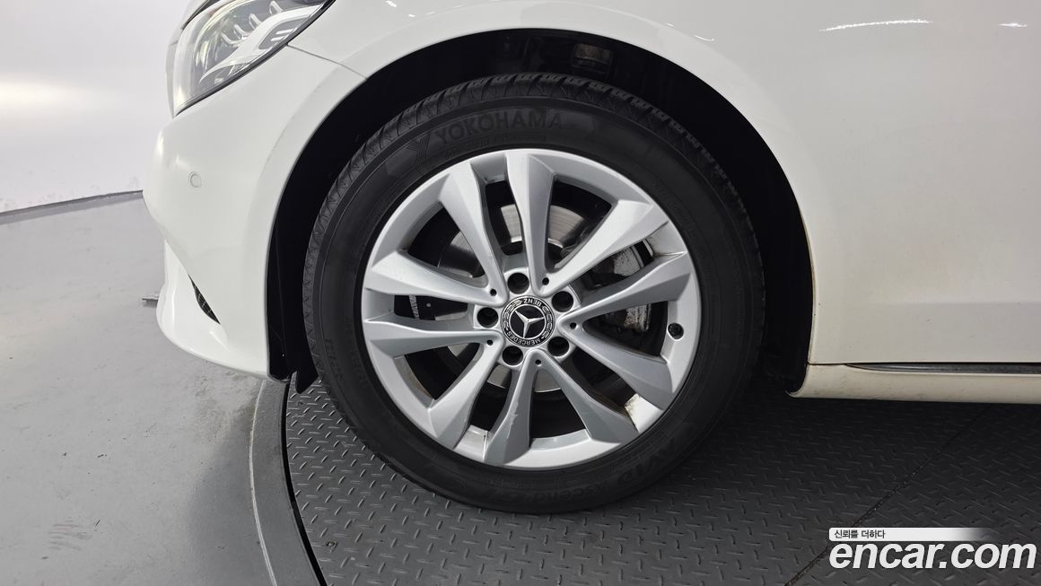 Mercedes-Benz C-Class 2019