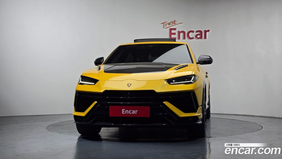 Lamborghini Urus 2024