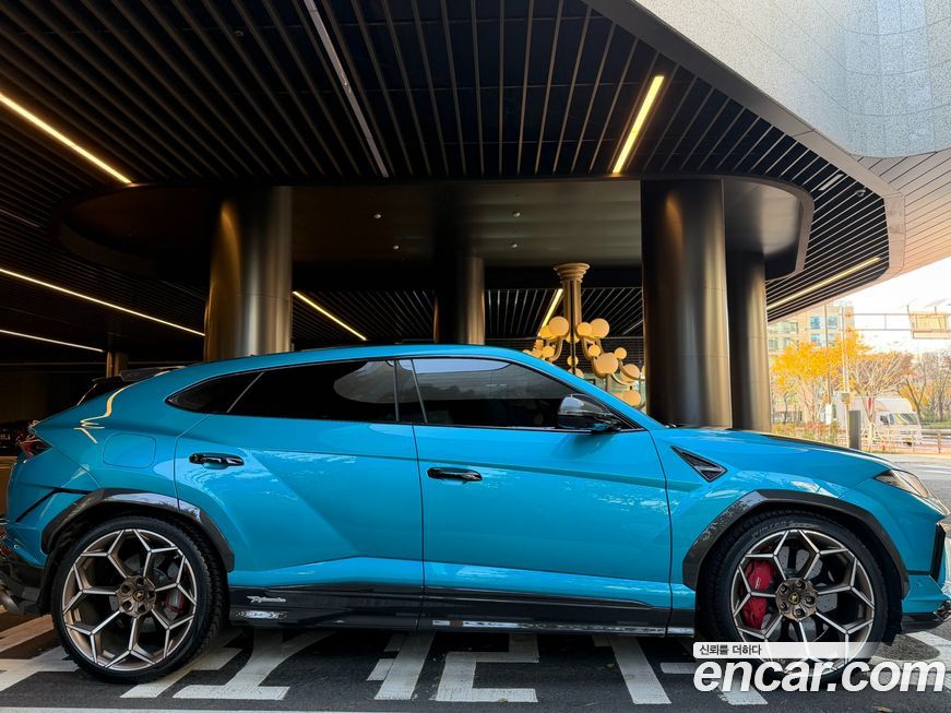 Lamborghini Urus 2023