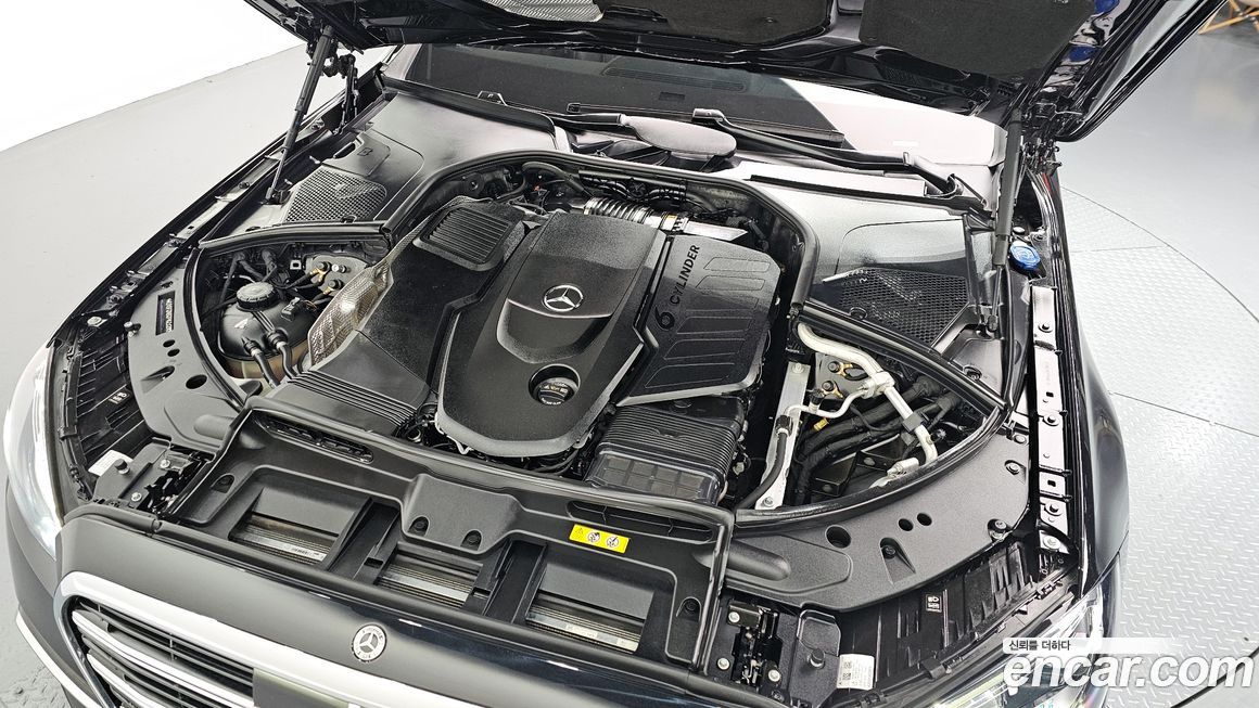 Mercedes-Benz S-Class 2023