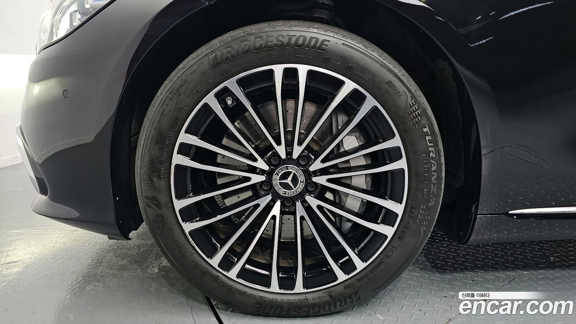 Mercedes-Benz S-Class 2023