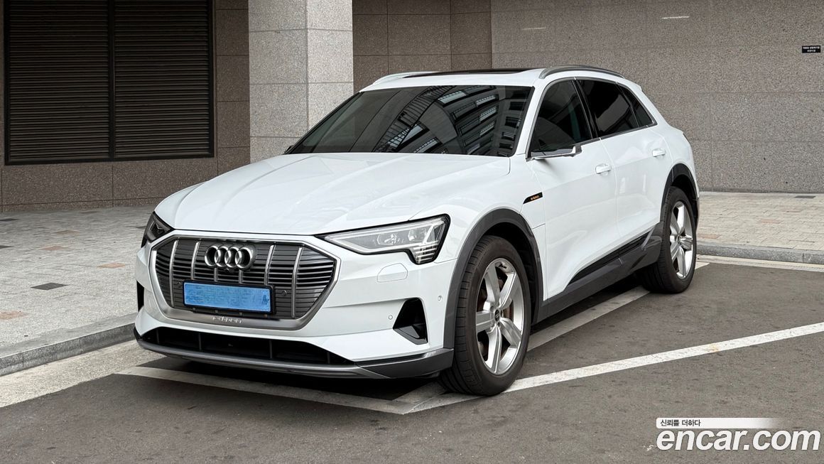 Audi e-tron 2022