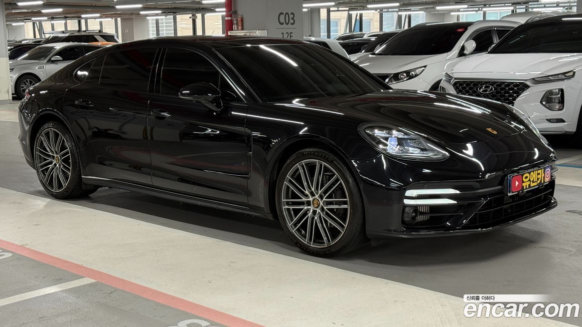 Porsche Panamera 2023