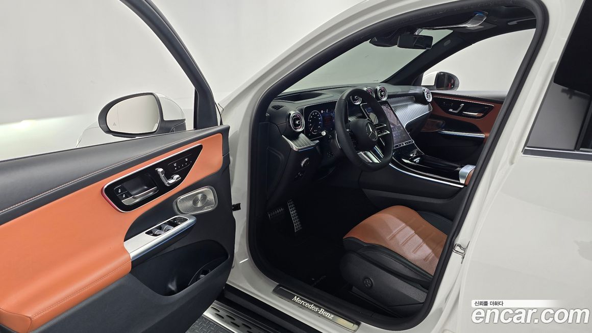 Mercedes-Benz GLC-Class 2023