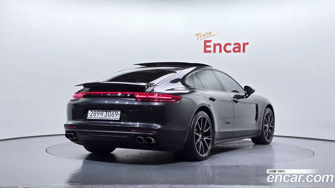 Porsche Panamera 2019