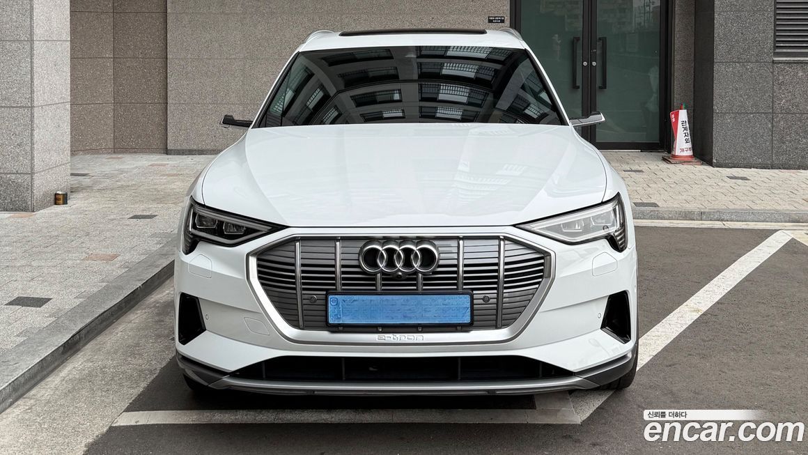 Audi e-tron 2022