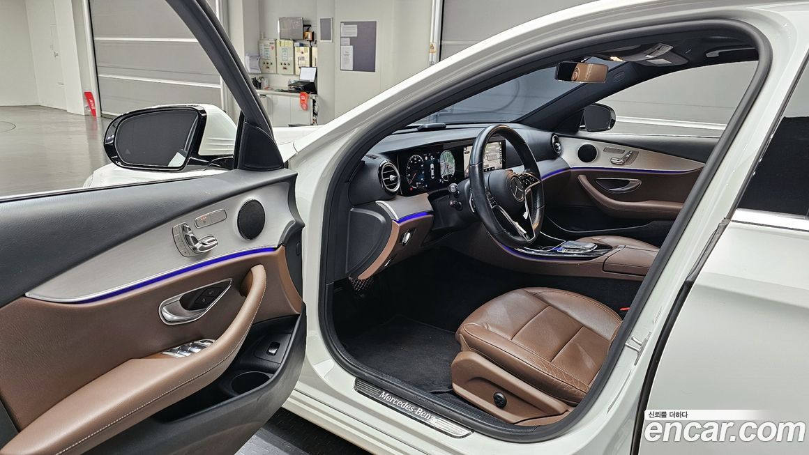 Mercedes-Benz E-Class 2021