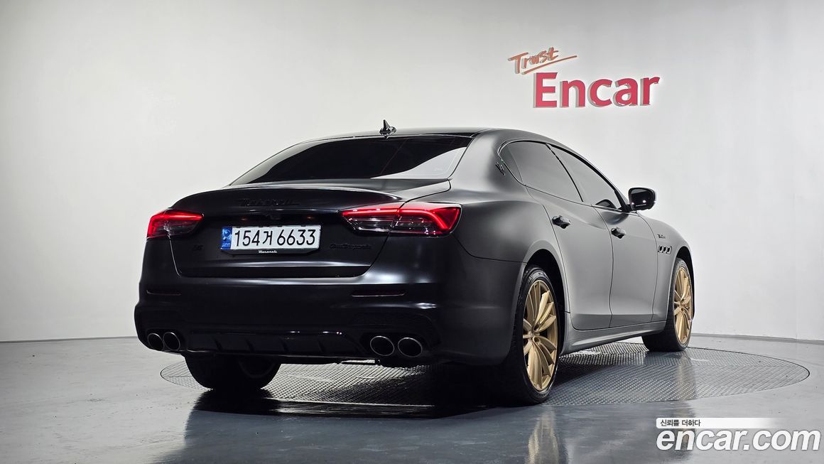 Maserati Quattroporte 2022