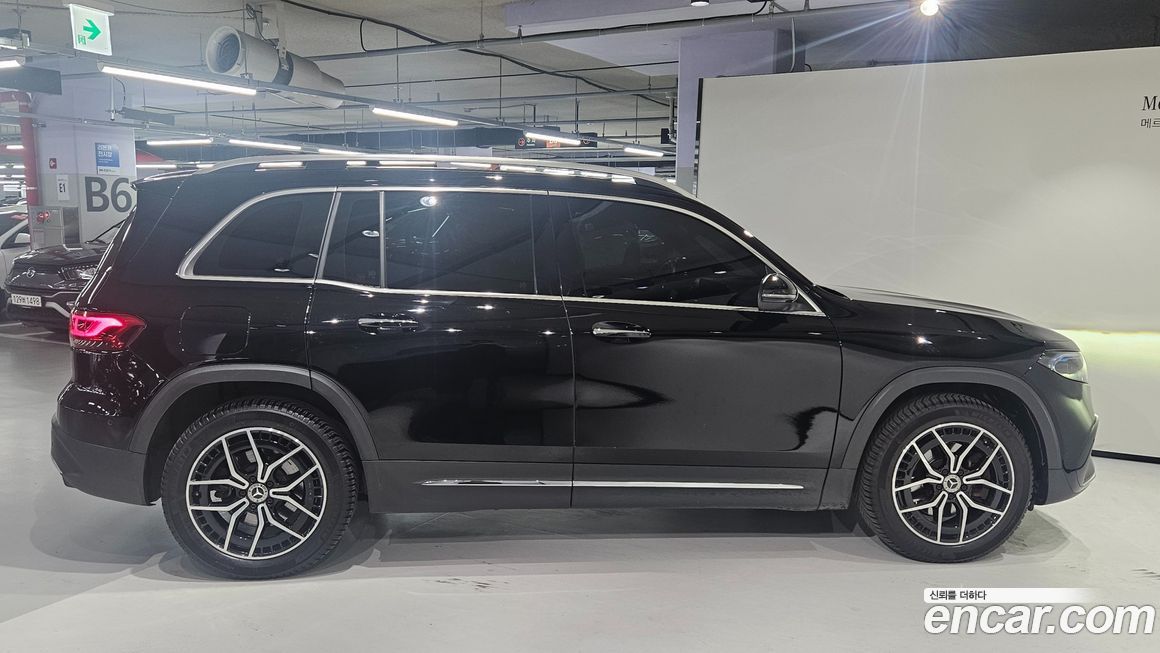 Mercedes-Benz EQB 2023