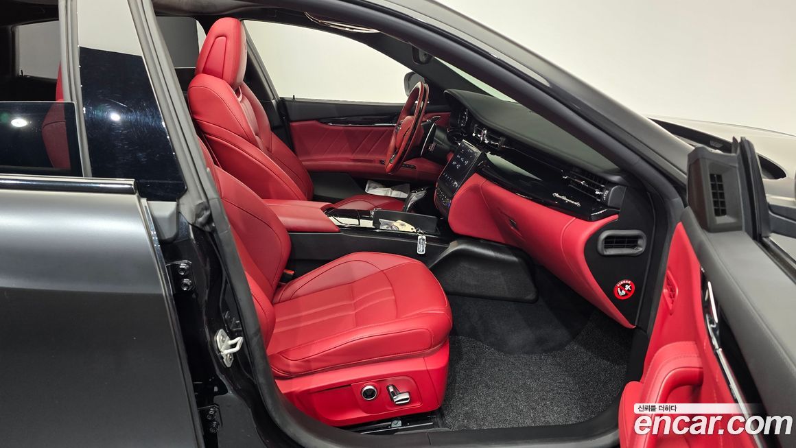 Maserati Quattroporte 2022