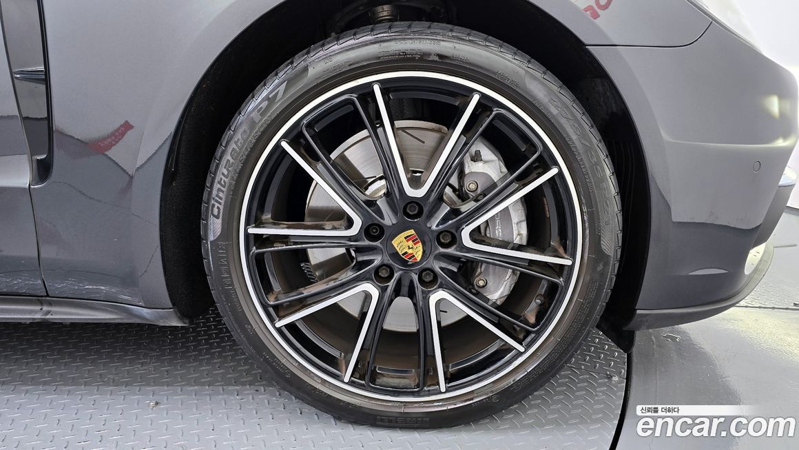Porsche Panamera 2019
