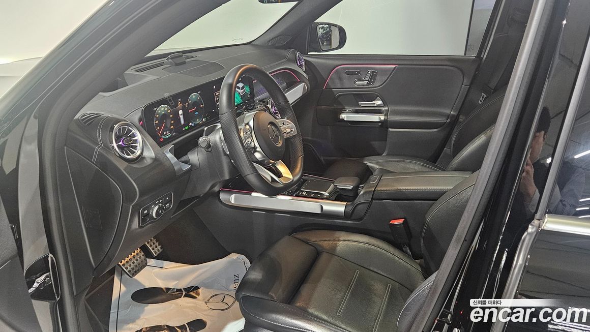 Mercedes-Benz EQB 2023