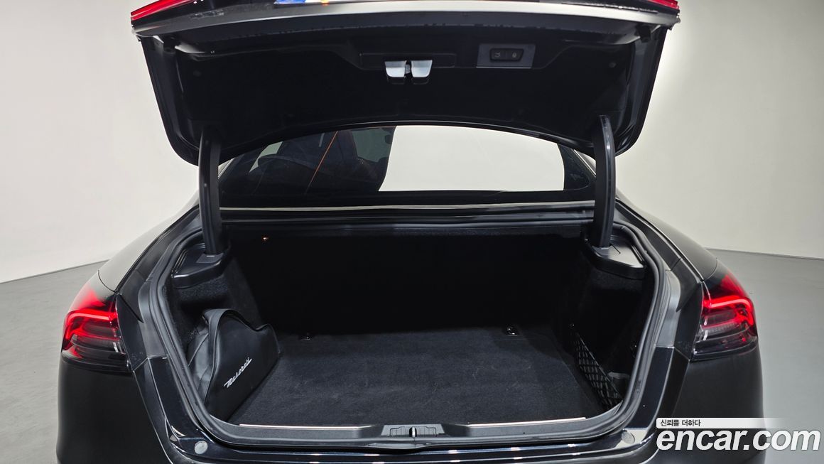 Maserati Quattroporte 2022