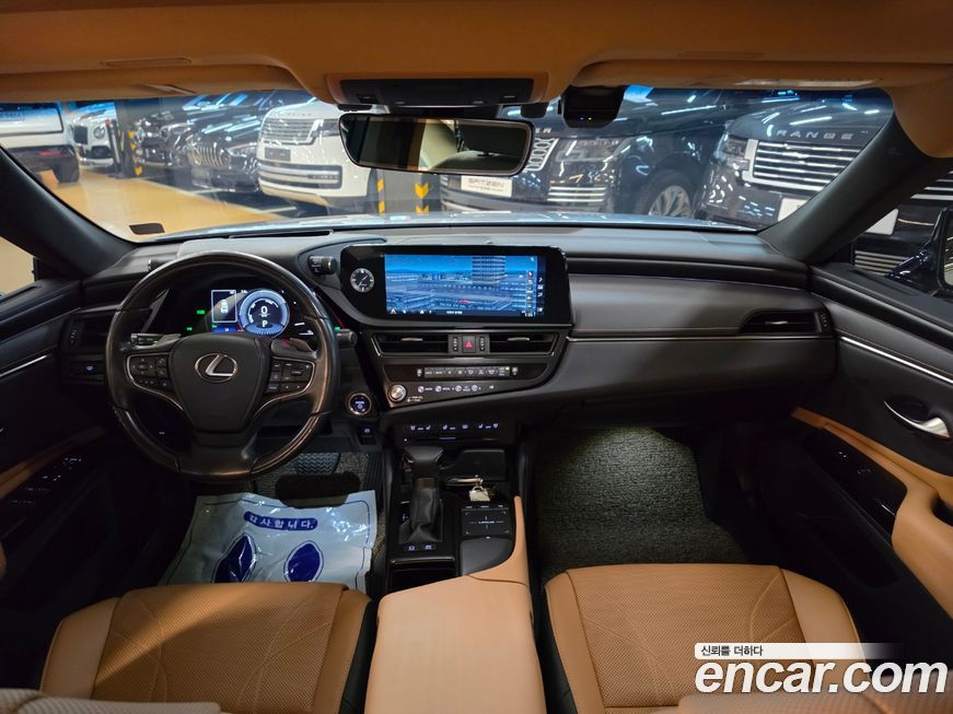 Lexus ES 2022