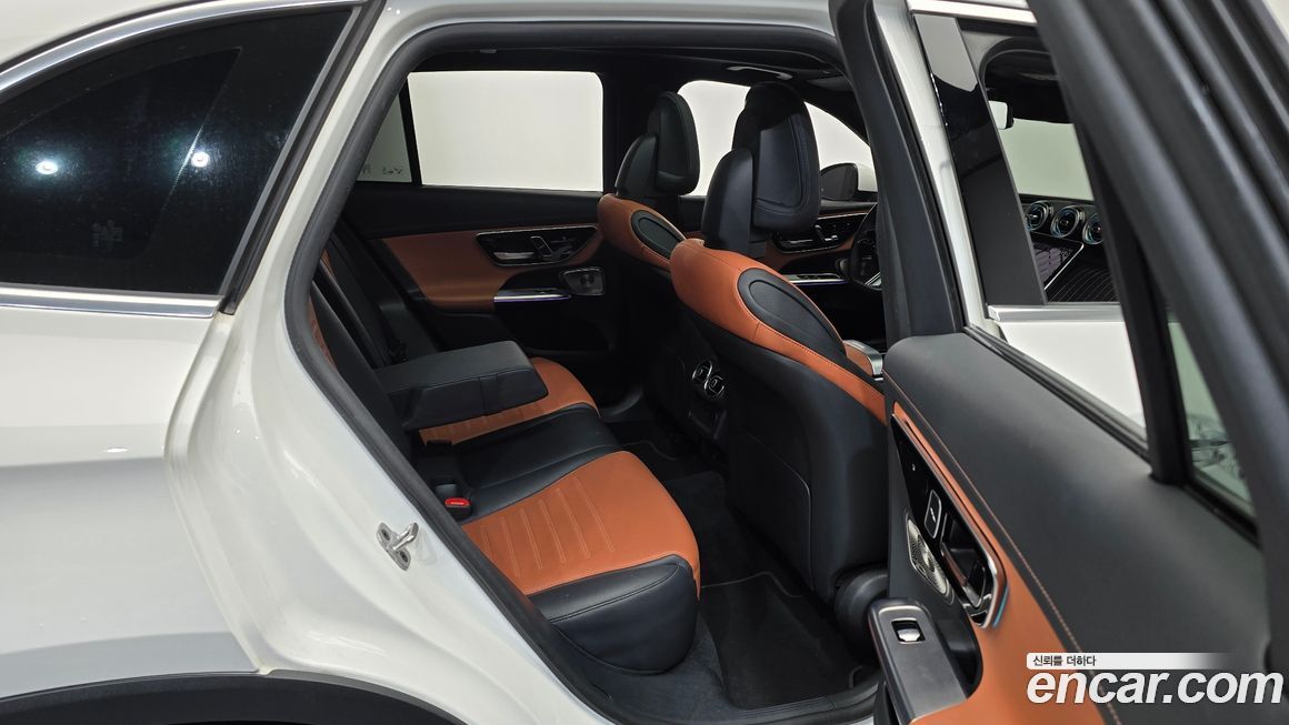 Mercedes-Benz GLC-Class 2023