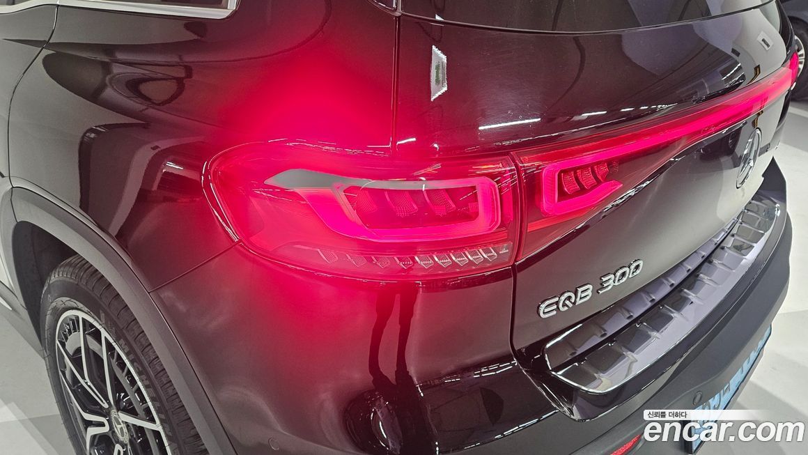 Mercedes-Benz EQB 2023