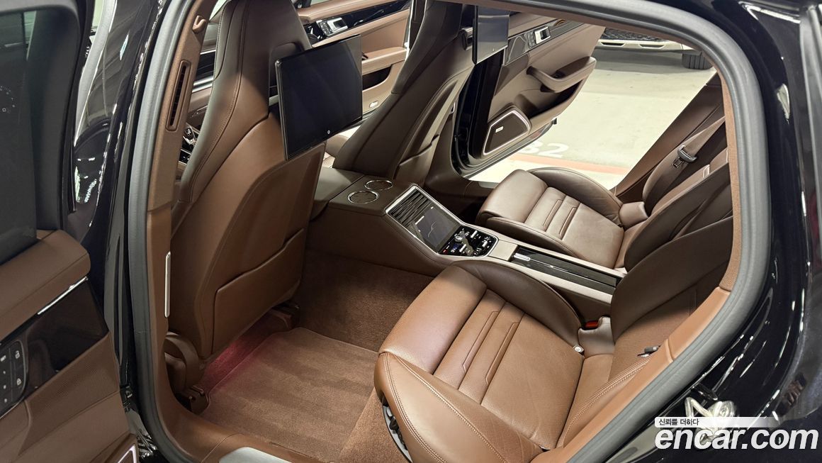 Porsche Panamera 2023
