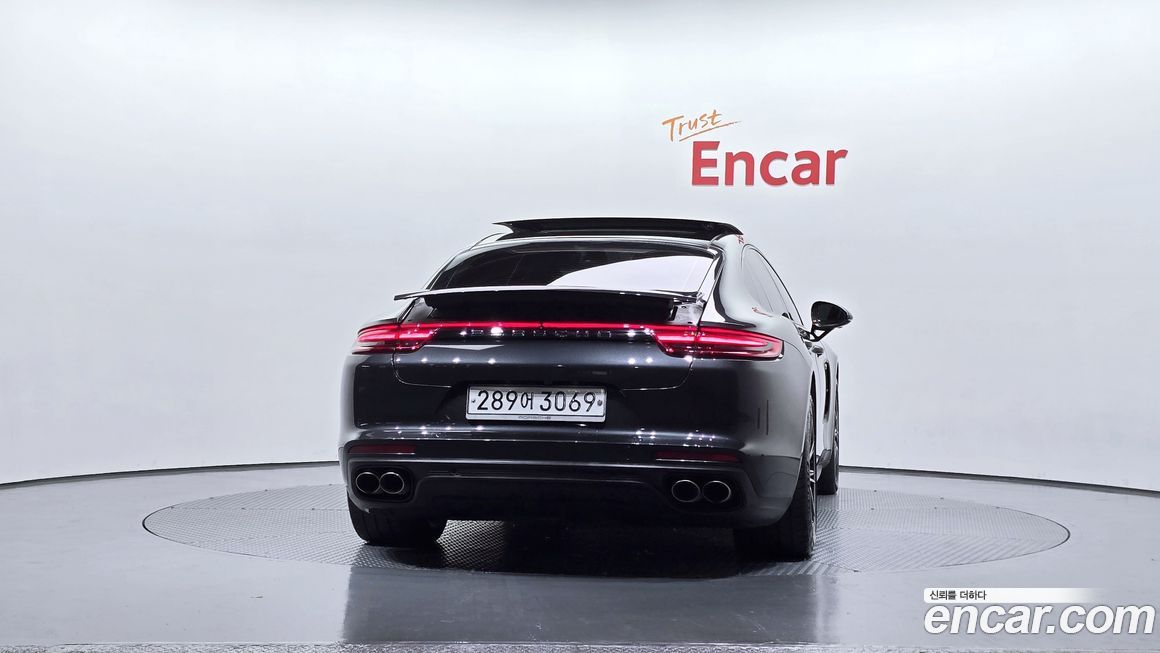Porsche Panamera 2019