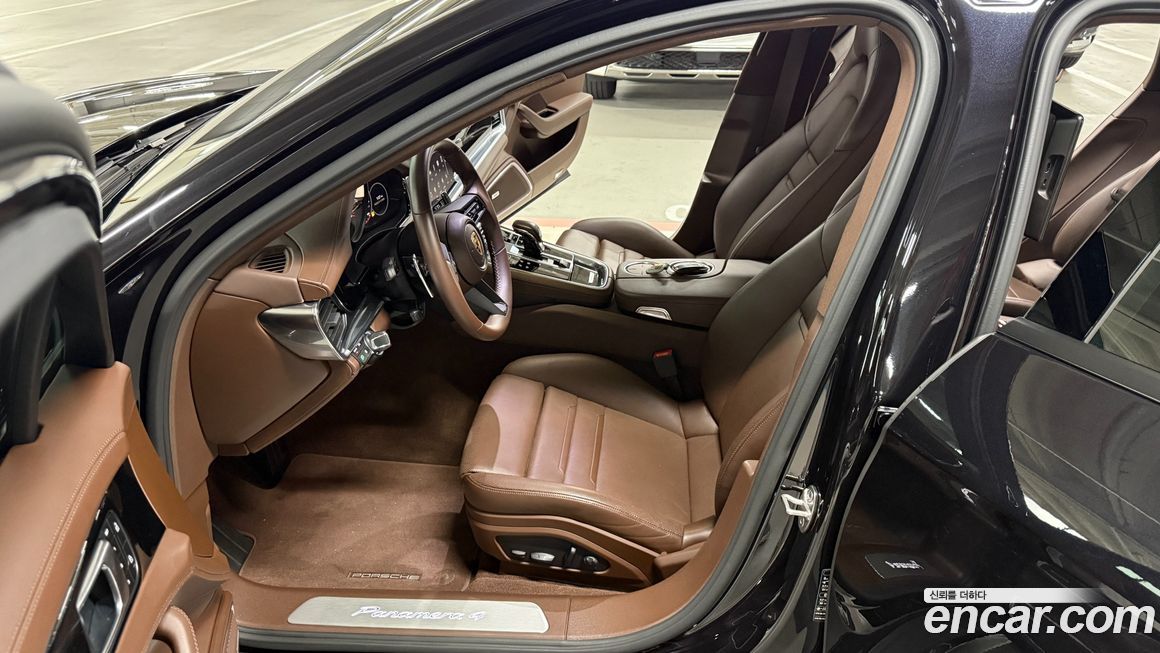 Porsche Panamera 2023