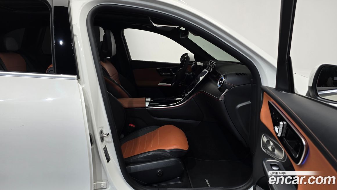 Mercedes-Benz GLC-Class 2023