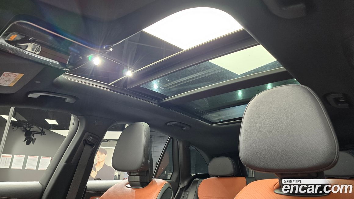 Mercedes-Benz GLC-Class 2023