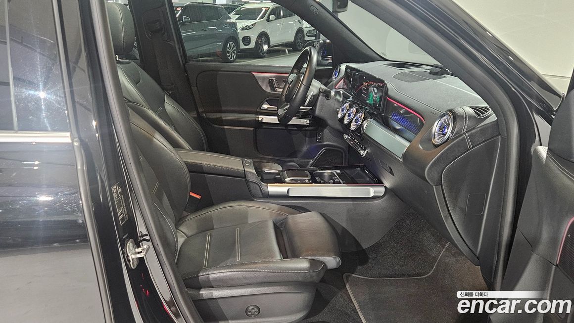 Mercedes-Benz EQB 2023