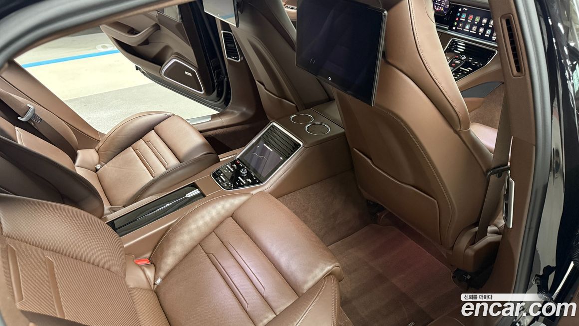 Porsche Panamera 2023