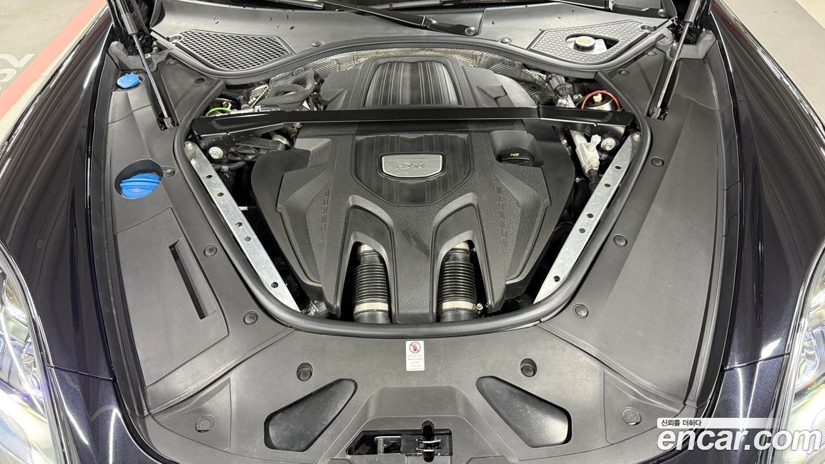 Porsche Panamera 2023