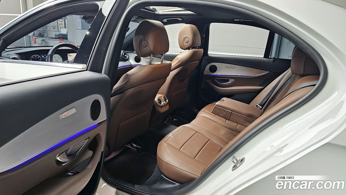 Mercedes-Benz E-Class 2021