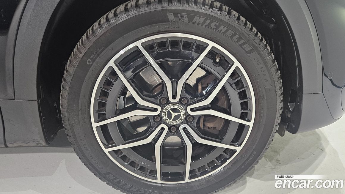 Mercedes-Benz EQB 2023