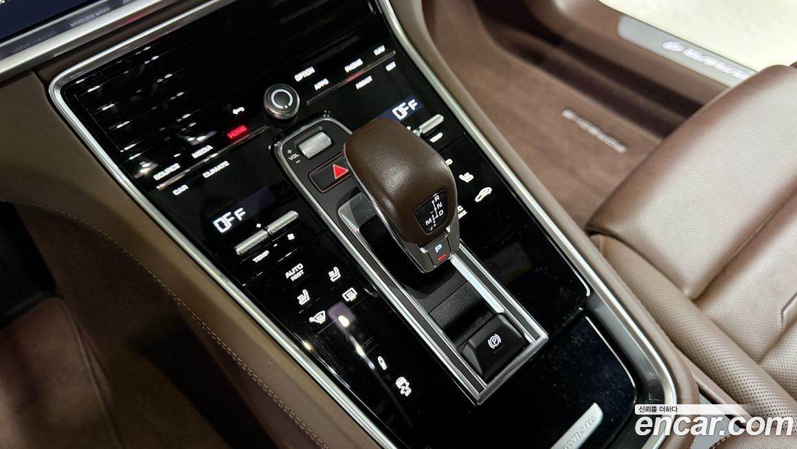 Porsche Panamera 2023