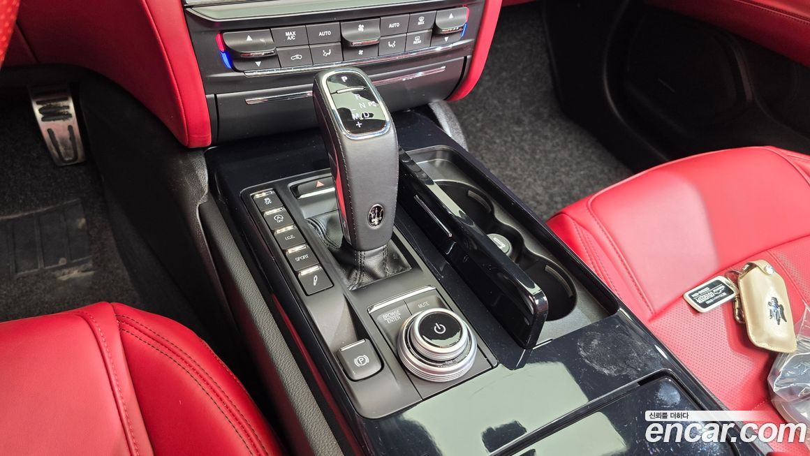 Maserati Quattroporte 2022