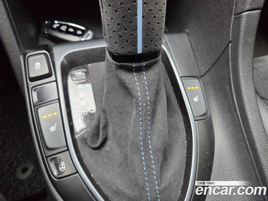 Hyundai Veloster 2021