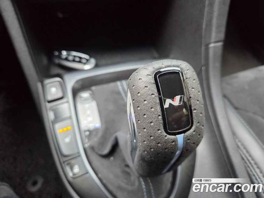 Hyundai Veloster 2021