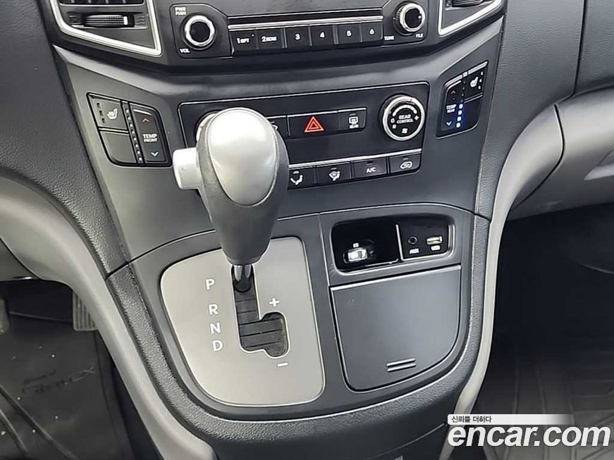 Hyundai Starex 2019