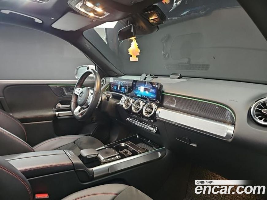 Mercedes-Benz GLB-Class 2021