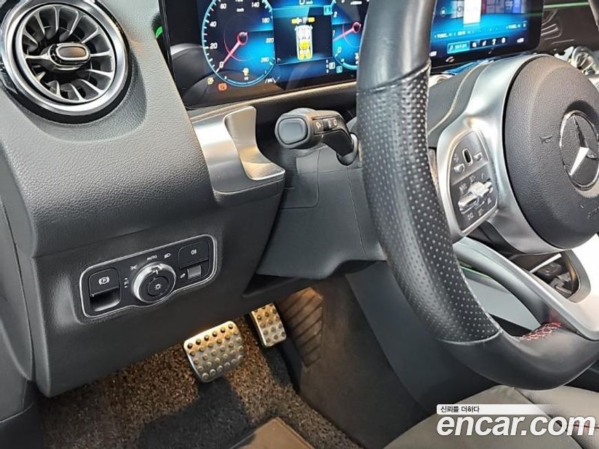 Mercedes-Benz GLB-Class 2021