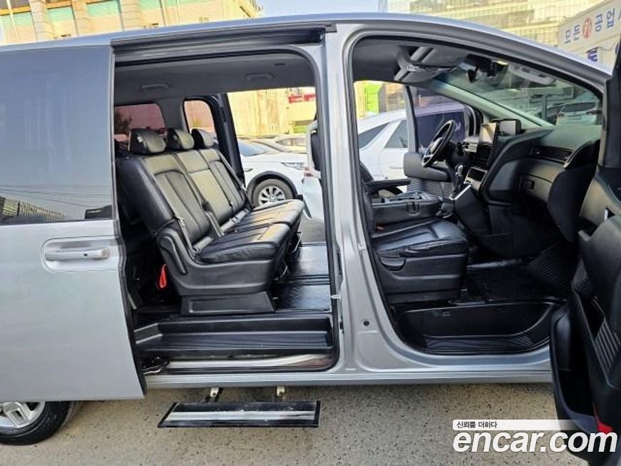 Hyundai Staria 2023