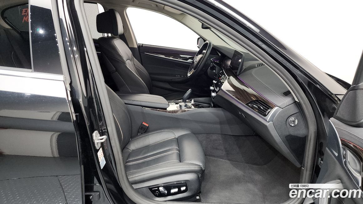 BMW 5-Series 2022