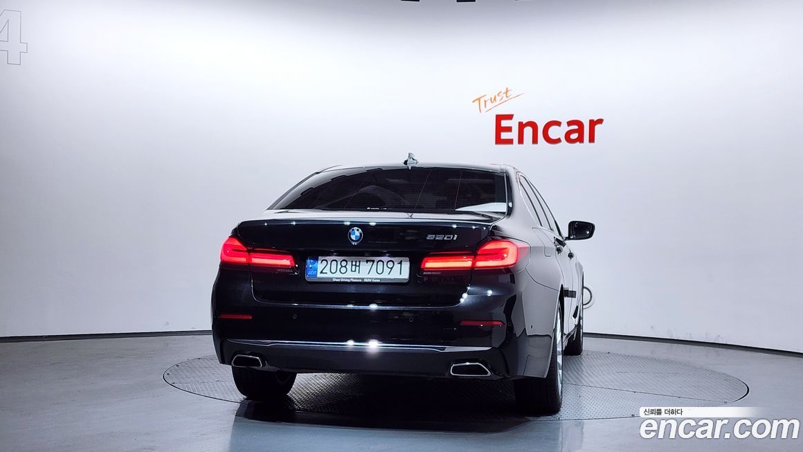 BMW 5-Series 2022