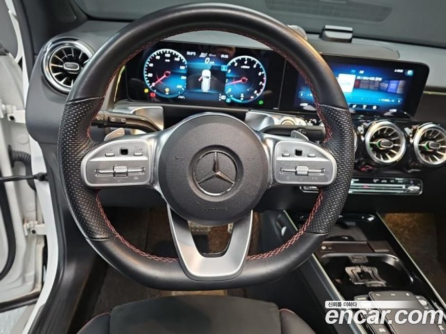 Mercedes-Benz GLB-Class 2021