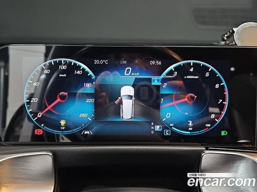 Mercedes-Benz GLB-Class 2021