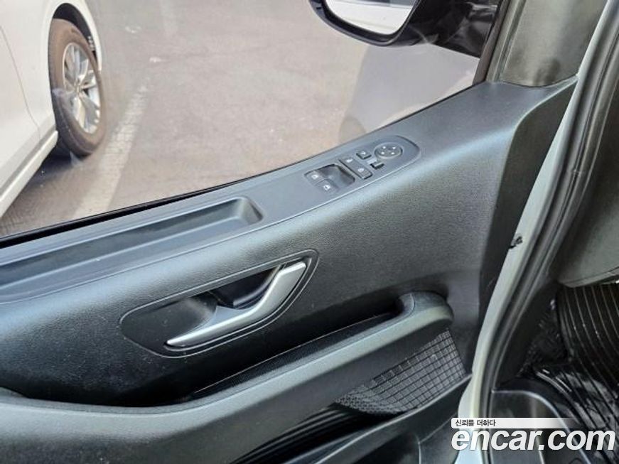 Hyundai Staria 2023