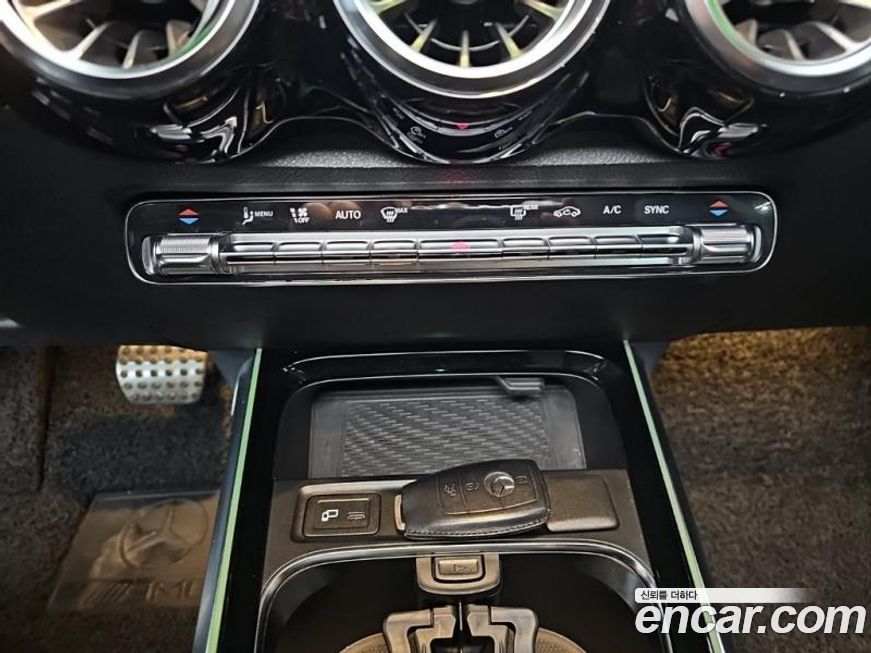 Mercedes-Benz GLB-Class 2021