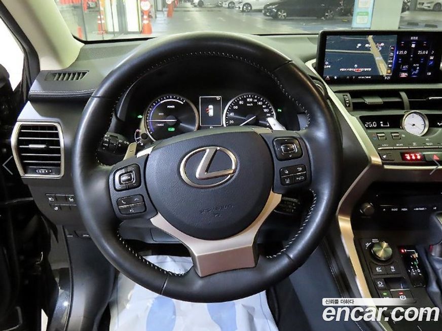 Lexus NX 2019