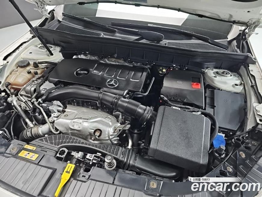 Mercedes-Benz GLB-Class 2021