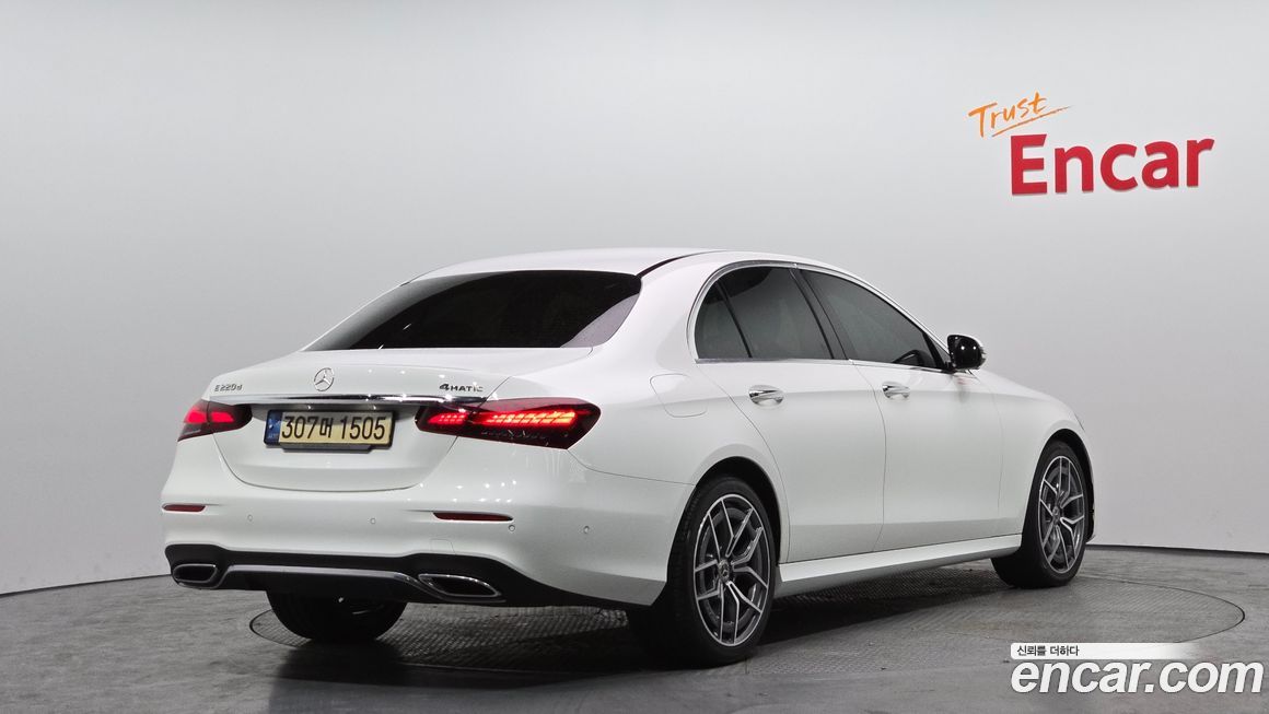 Mercedes-Benz E-Class 2022